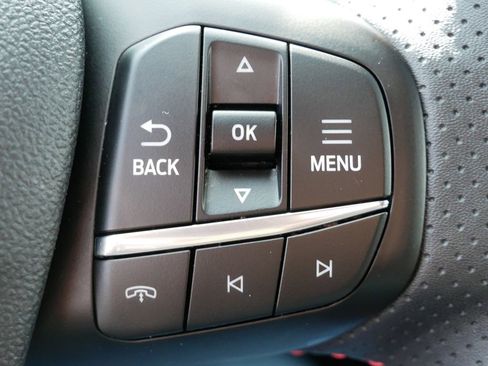Certified 2025 Ford Escape ST-Line AWD/4WD image 18