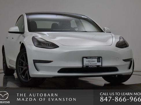 Used 2023 Tesla Model 3 Standard Range image 3