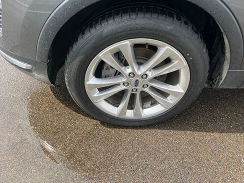 Used 2019 Ford Explorer Limited image 27