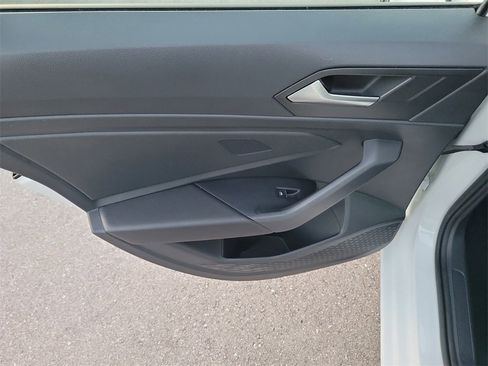 Certified 2022 Volkswagen Jetta Sport image 11