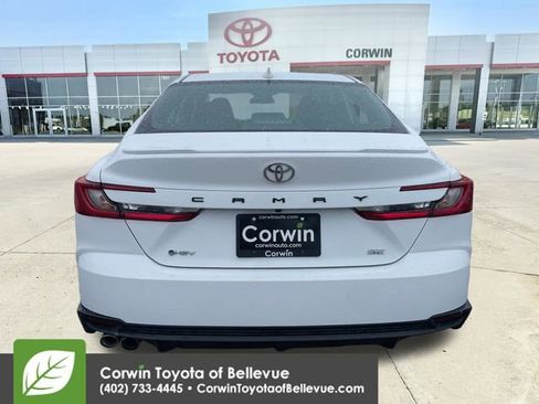 Used 2025 Toyota Camry SE FWD image 4