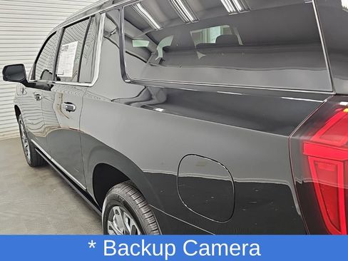 Used 2023 GMC Yukon XL Denali Ultimate AWD/4WD image 7