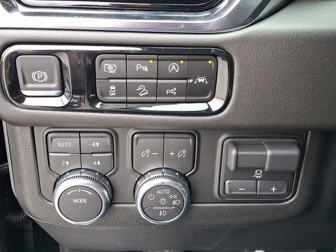 New 2026 GMC Yukon XL Elevation image 11