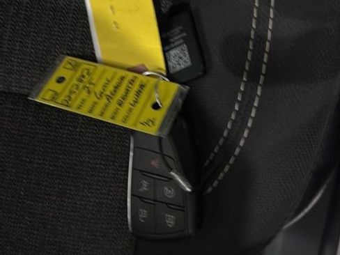 Used 2025 GMC Acadia Elevation image 37