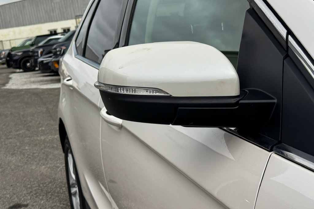 Used 2018 Ford Edge SEL w/ Equipment Group 201A AWD/4WD image 12