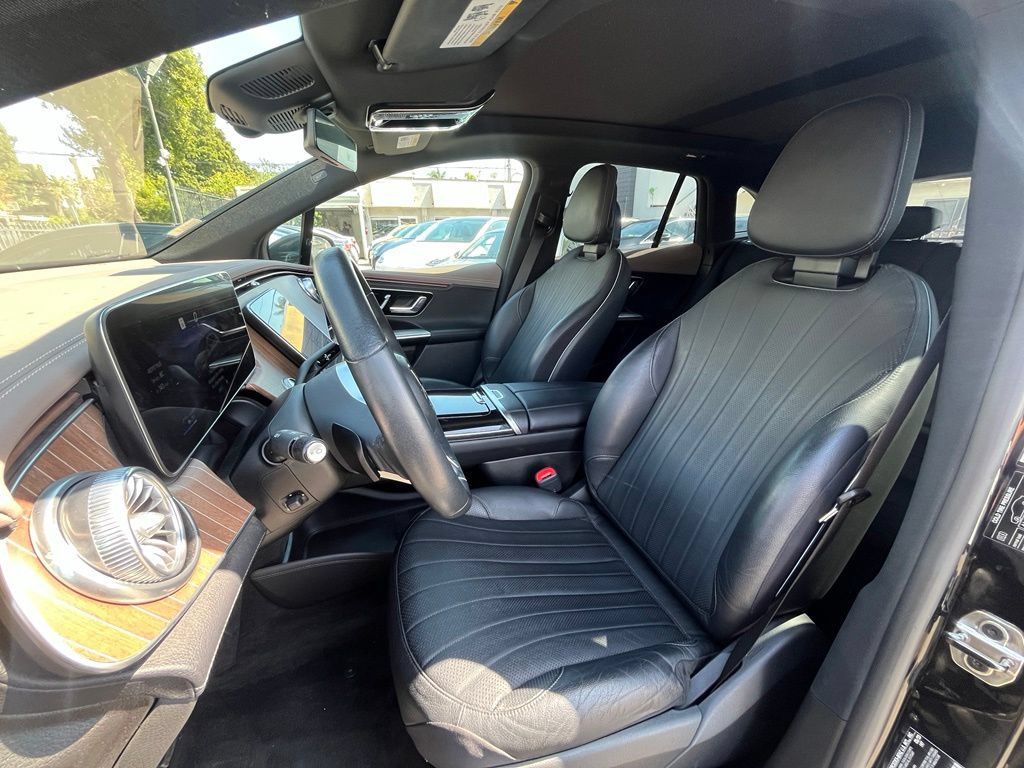 Used 2023 Mercedes-Benz EQE 350+ SUV image 12