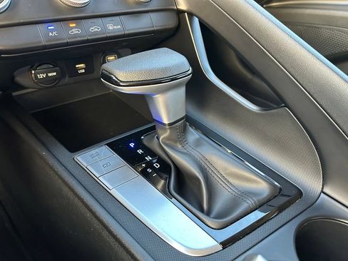 Used 2023 Hyundai Elantra SE FWD image 27