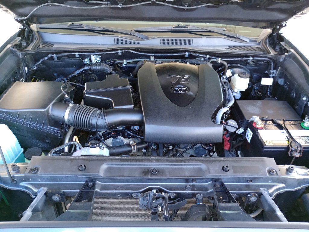 Used 2019 Toyota Tacoma SR5 AWD/4WD image 30