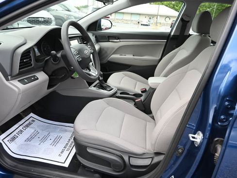 Used 2020 Hyundai Elantra SE FWD image 14