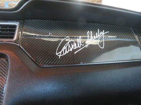 Used 2010 Ford Mustang Shelby GT500 RWD image 32