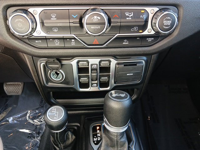 Used 2024 Jeep Wrangler Unlimited Sport AWD/4WD image 34