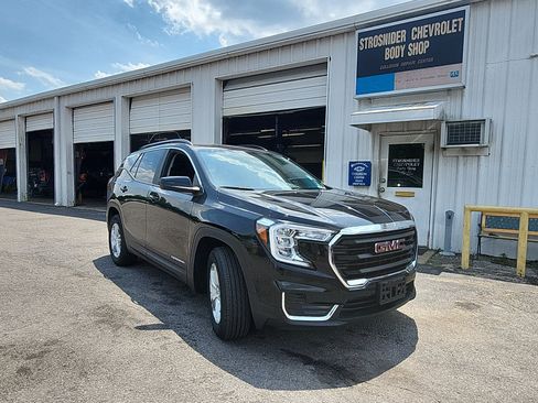 Used 2024 GMC Terrain SLE w/ Driver Convenience Package FWD image 7
