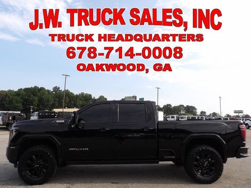 Used 2024 GMC Sierra 2500 AT4 w/ AT4 Premium Plus Package AWD/4WD image 2