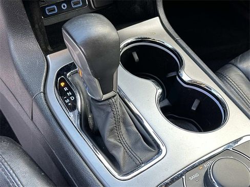 Used 2018 Jeep Grand Cherokee Limited image 22