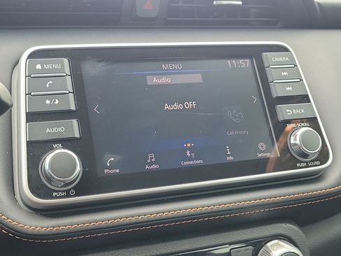 Used 2019 Nissan Kicks SR w/ SR Premium Package FWD image 27