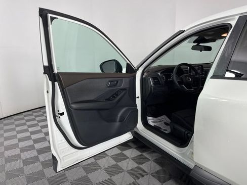 Used 2021 Nissan Rogue S FWD image 15
