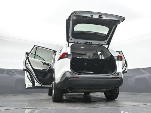 Used 2020 Toyota RAV4 XLE Premium FWD image 48