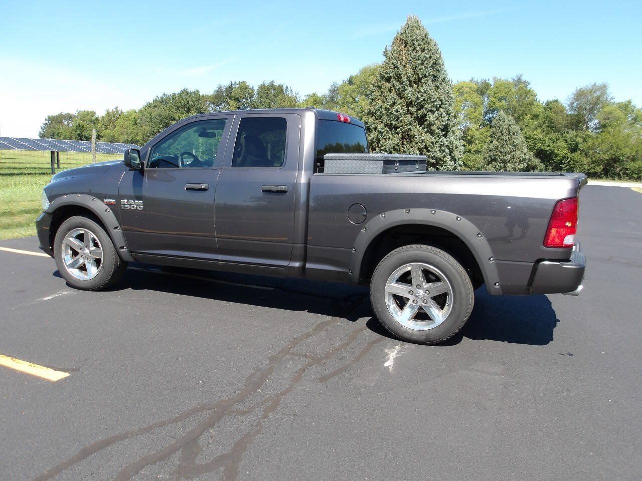 Used 2017 RAM 1500 Express w/ Express Value Package AWD/4WD image 12