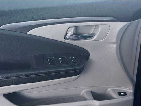 Used 2017 Honda Ridgeline RTL image 16