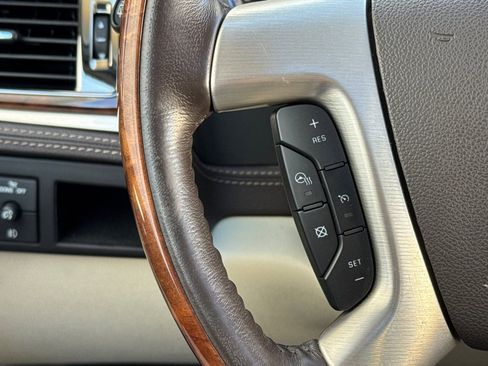 Used 2011 Cadillac Escalade ESV Platinum AWD/4WD image 30