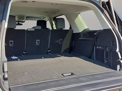 Used 2025 Ford Expedition Active AWD/4WD image 9