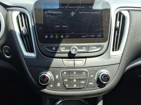 Used 2024 Chevrolet Malibu LT FWD image 12