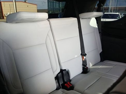 Used 2025 Chevrolet Tahoe Premier RWD image 13