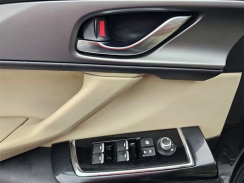 Used 2019 MAZDA CX-9 Touring w/ Touring Premium Package image 17