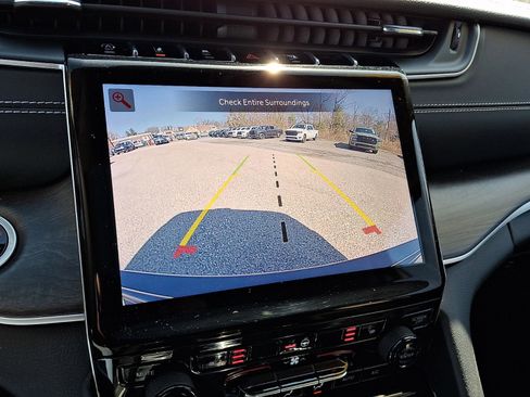 Certified 2023 Jeep Grand Cherokee Limited AWD/4WD image 20