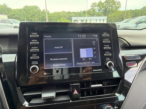 Used 2022 Toyota Camry SE FWD image 10