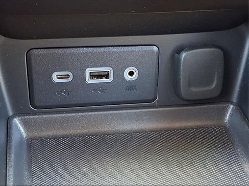 Used 2024 GMC Terrain SLE image 19