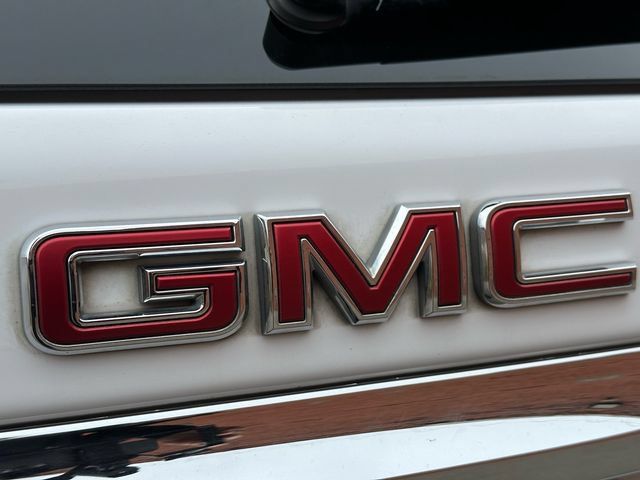 Used 2023 GMC Terrain SLT AWD/4WD image 10