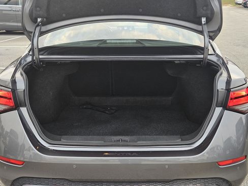 Used 2025 Nissan Sentra SV image 9