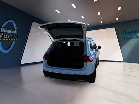 Used 2020 Volkswagen Tiguan SE w/ Panoramic Sunroof Package image 43