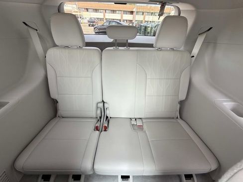Used 2026 Buick Enclave Avenir w/ Super Cruise Package AWD/4WD image 34