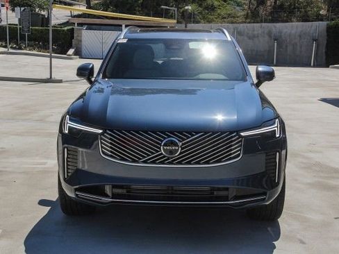 New 2026 Volvo XC90 T8 Plus w/ Protection Package Premier AWD/4WD image 2