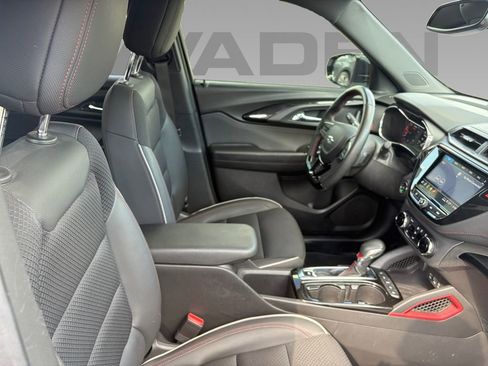 Used 2023 Chevrolet TrailBlazer RS w/ Convenience Package FWD image 8