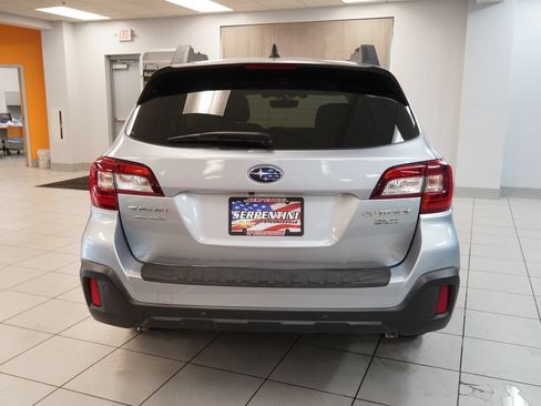 Used 2018 Subaru Outback 3.6R Limited AWD/4WD image 9