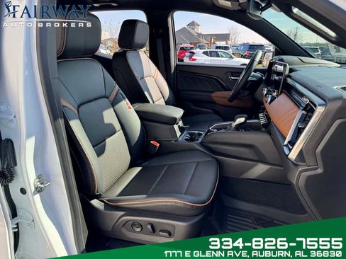 Used 2025 GMC Canyon AT4 w/ AT4 Premium Package AWD/4WD image 12