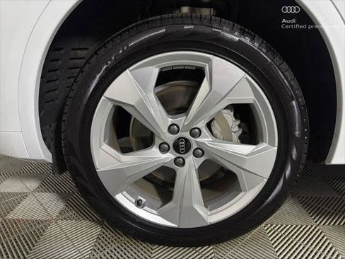 Used 2025 Audi Q5 2.0T Premium Plus w/ Premium Plus Package AWD/4WD image 32