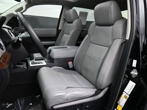 Used 2020 Toyota Tundra Limited w/ Limited Premium Package image 16