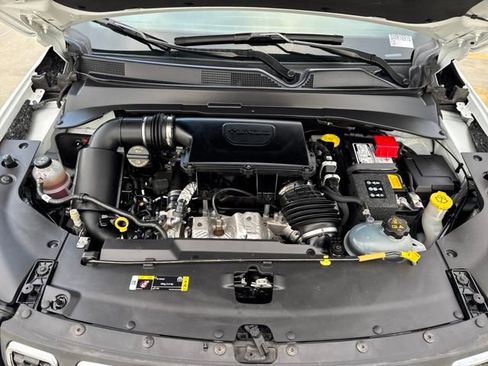 Used 2024 Jeep Compass Latitude image 27