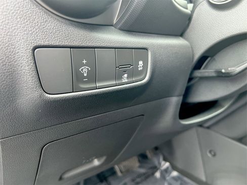 Used 2023 Hyundai Kona SE image 16