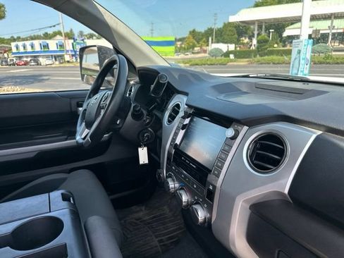 Used 2021 Toyota Tundra SR5 AWD/4WD image 17