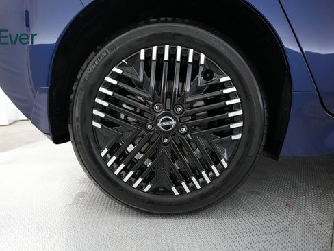 Used 2025 Nissan Leaf SV Plus image 17