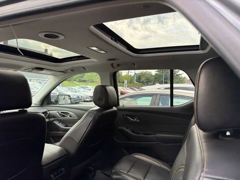 Used 2019 Chevrolet Traverse LT w/ LT Premium Package AWD/4WD image 21