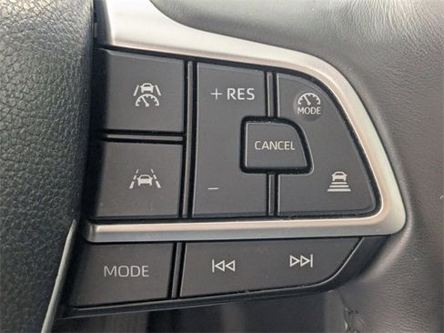 Used 2024 Toyota Grand Highlander XLE image 16