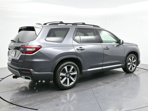 Used 2025 Honda Pilot Elite image 7