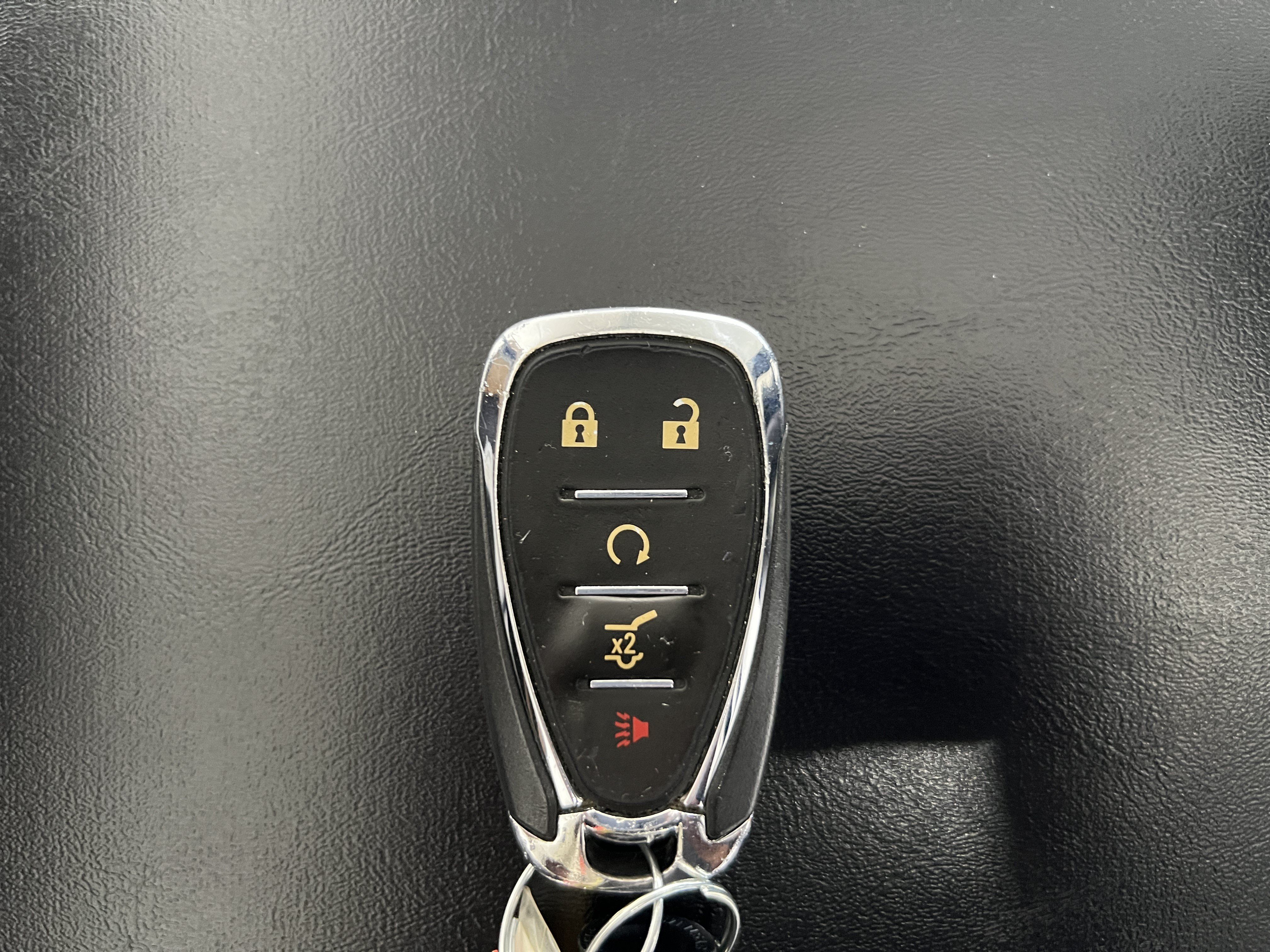 Used 2023 Chevrolet Traverse LT FWD image 23
