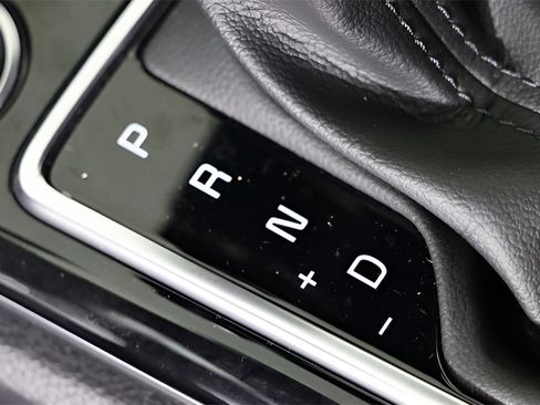 Used 2024 Kia Sportage SX image 32